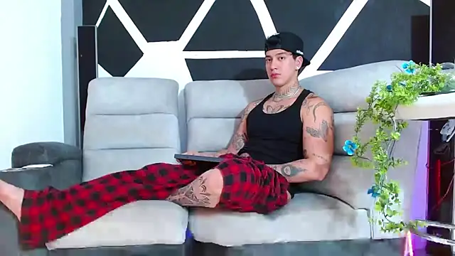 JUSTIN FULLER1 online show from November 2025 08:08:01 PM