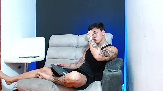 Snapshot of JUSTIN_FULLER1 chatting on April 2026 05:55:01 PM JUSTIN FULLER1 online show from April 2026 05:55:01 PM