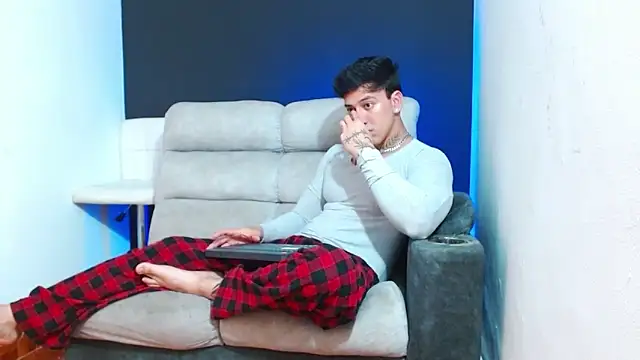 Snapshot of JUSTIN_FULLER1 chatting on April 2026 12:37:02 AM JUSTIN FULLER1 online show from April 2026 12:37:02 AM