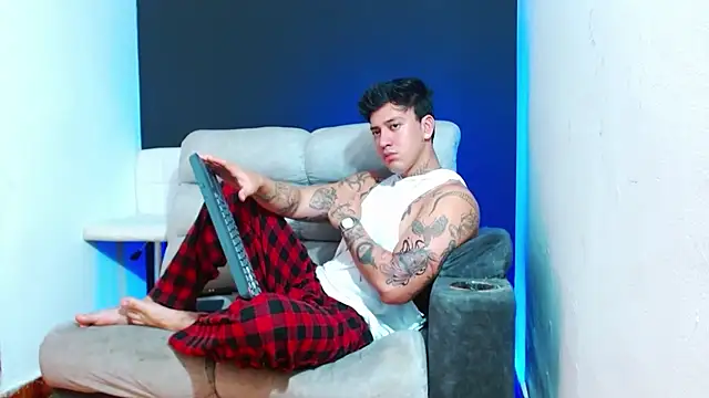 Snapshot of JUSTIN_FULLER1 chatting on April 2026 06:35:01 PM JUSTIN FULLER1 online show from April 2026 06:35:01 PM