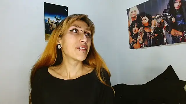 Snapshot of Asterothxznikki chatting on January 2026 01:22:02 AM Asterothxznikki online show from January 2026 01:22:02 AM