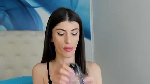 SkinnyDolly online show from January 2025 11:30:01 PM