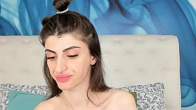 SkinnyDolly online show from November 2025 03:05:02 AM