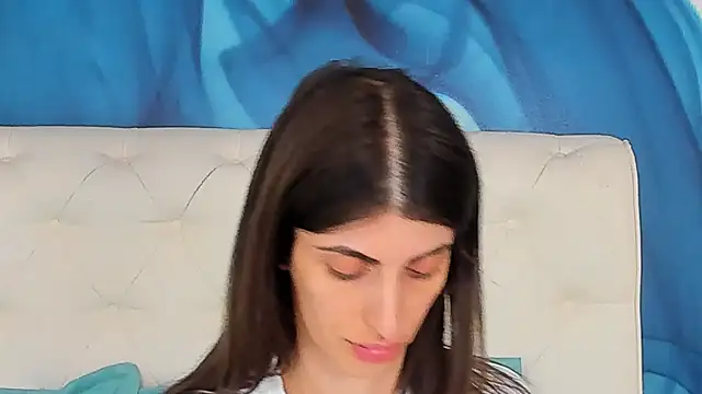 SkinnyDolly online show from July 2026 04:16:01 PM