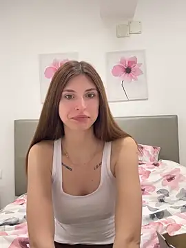 Snapshot of emma05 chatting on March 2025 05:21:02 AM emma05 online show from March 2025 05:21:02 AM