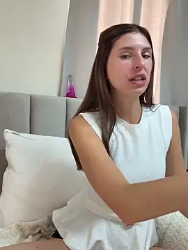 Snapshot of emma05 chatting on September 2025 06:46:01 AM emma05 online show from September 2025 06:46:01 AM