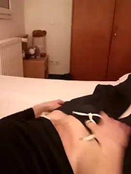 crems77 online show from February 2026 10:25:02 PM