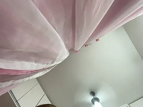 lariic online show from March 2025 12:29:02 AM