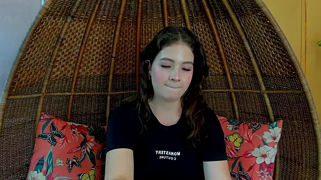 Snapshot of KarenPautt chatting on January 2025 08:58:01 PM KarenPautt online show from January 2025 08:58:01 PM