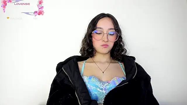 Snapshot of its__angelica_ chatting on January 2025 09:14:02 PM its angelica online show from January 2025 09:14:02 PM