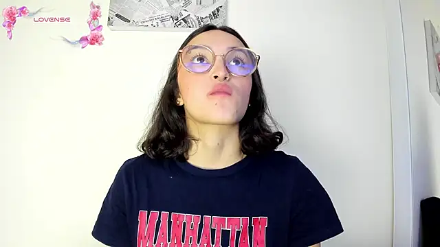 Snapshot of its__angelica_ chatting on January 2025 07:00:01 PM its angelica online show from January 2025 07:00:01 PM