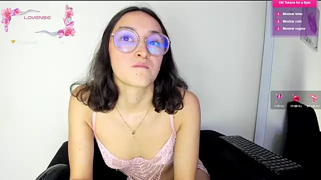 Snapshot of its__angelica_ chatting on March 2025 01:26:02 AM its angelica online show from March 2025 01:26:02 AM