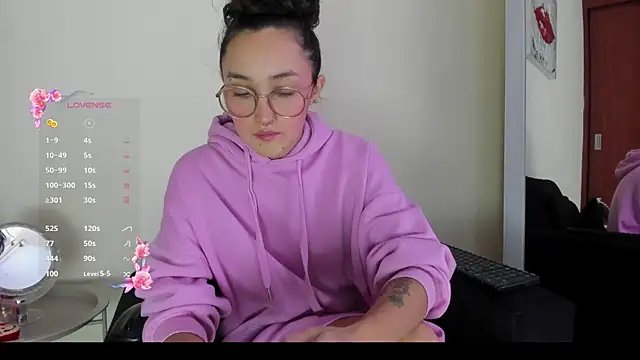 Snapshot of its__angelica_ chatting on October 2025 08:26:01 PM its angelica online show from October 2025 08:26:01 PM