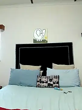 Snapshot of contagiousqueen chatting on February 2026 07:15:01 AM contagiousqueen online show from February 2026 07:15:01 AM