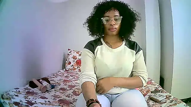 Snapshot of Down_to_earth_girl chatting on December 2024 02:11:02 PM Down to earth girl online show from December 2024 02:11:02 PM