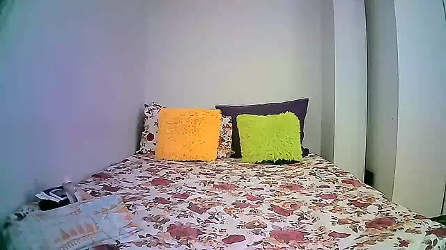 Snapshot of Down_to_earth_girl chatting on December 2024 10:16:02 AM Down to earth girl online show from December 2024 10:16:02 AM