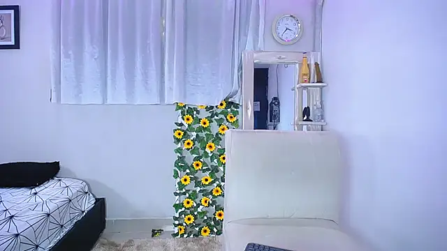 Snapshot of alaia_03 chatting on December 2024 12:33:02 PM alaia 03 online show from December 2024 12:33:02 PM