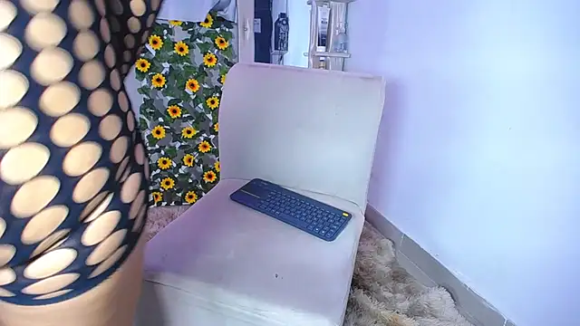 Snapshot of alaia_03 chatting on December 2024 03:42:02 PM alaia 03 online show from December 2024 03:42:02 PM