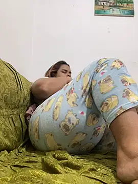 Evabigass online show from July 2026 01:37:02 PM