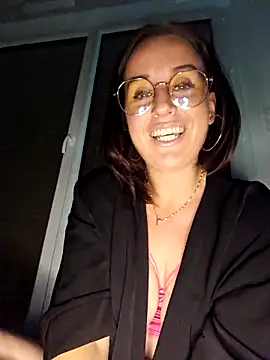 lindsay 33off online show from September 2025 09:06:02 PM