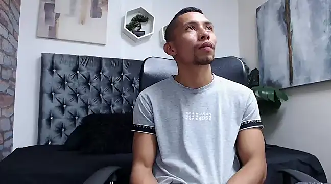 Snapshot of richar_voller chatting on December 2024 12:19:02 PM richar voller online show from December 2024 12:19:02 PM