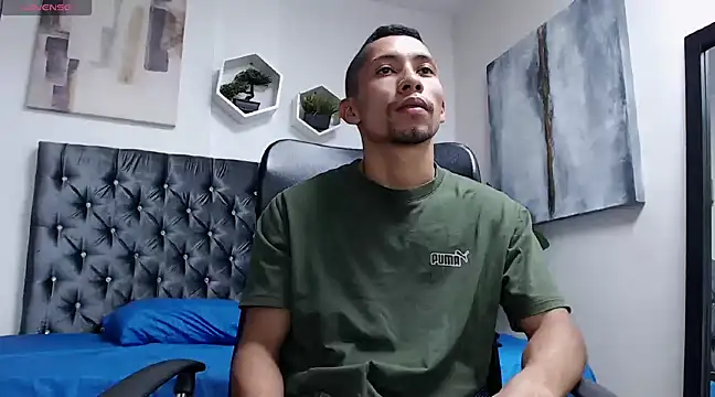 Snapshot of richar_voller chatting on December 2024 11:22:01 AM richar voller online show from December 2024 11:22:01 AM