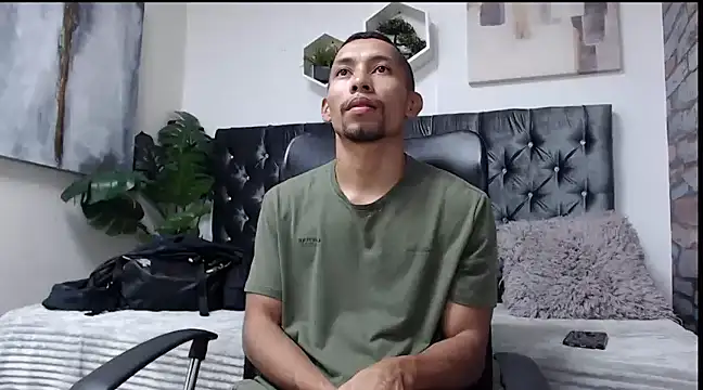 Snapshot of richar_voller chatting on December 2024 11:22:02 AM richar voller online show from December 2024 11:22:02 AM