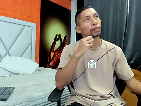 Snapshot of richar_voller chatting on October 2025 11:33:02 AM richar voller online show from October 2025 11:33:02 AM