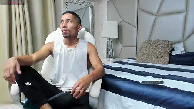 Snapshot of richar_voller chatting on November 2025 12:05:02 PM richar voller online show from November 2025 12:05:02 PM