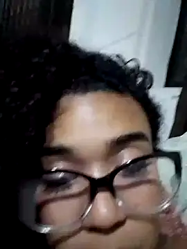 Snapshot of evafoxs chatting on December 2024 03:05:02 AM evafoxs online show from December 2024 03:05:02 AM