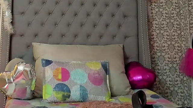 Snapshot of evafoxs chatting on December 2024 03:24:01 AM evafoxs online show from December 2024 03:24:01 AM