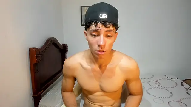 Snapshot of enzo_sloran chatting on September 2025 04:18:01 PM enzo sloran online show from September 2025 04:18:01 PM