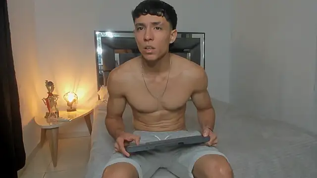 enzo sloran online show from November 2025 06:12:02 AM