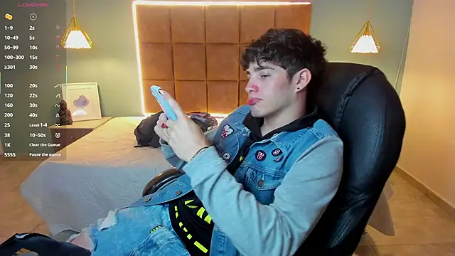 AlejooTwink online show from September 2025 07:46:02 AM