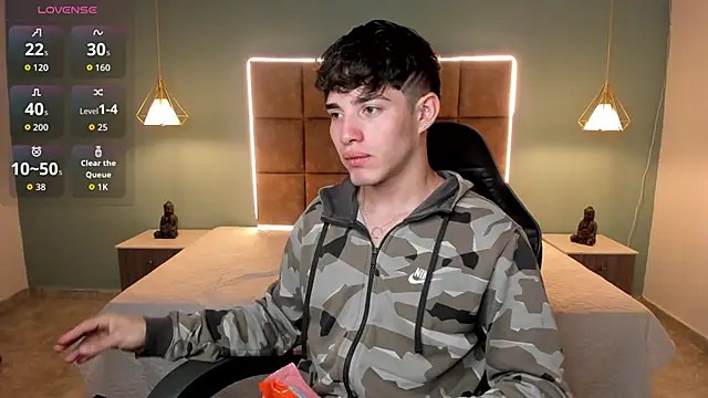 AlejooTwink online show from May 2026 03:46:02 AM