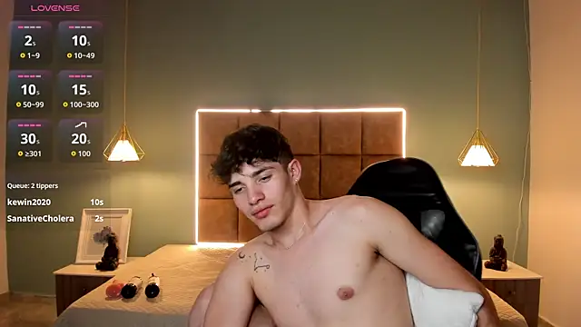 AlejooTwink online show from May 2026 04:13:02 PM