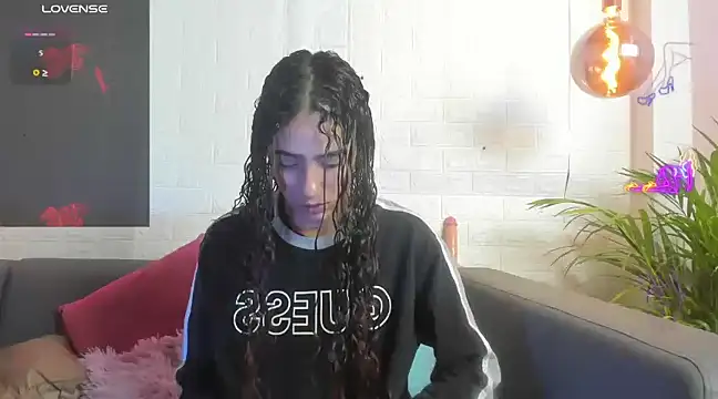 Snapshot of Layla_707 chatting on December 2024 01:28:01 AM Layla 707 online show from December 2024 01:28:01 AM