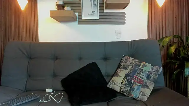 Snapshot of Layla_707 chatting on October 2025 10:20:02 PM Layla 707 online show from October 2025 10:20:02 PM