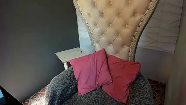 Layla 707 online show from March 2026 07:36:02 PM