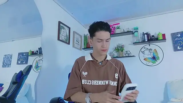 Noah tyler  online show from June 2026 07:52:01 PM