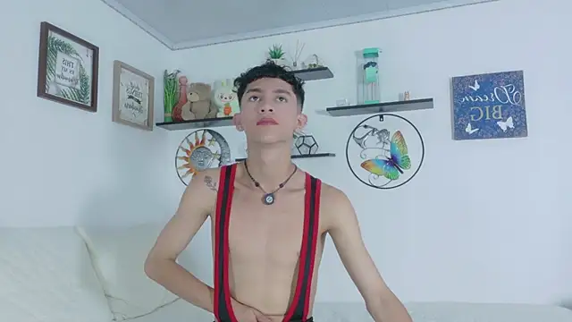 Noah tyler  online show from July 2026 06:14:02 PM