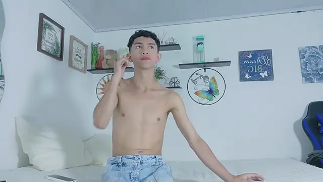 Noah tyler  online show from July 2026 06:34:02 PM