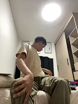 Snapshot of Leo_bunny_hot chatting on January 2025 02:53:02 AM Leo bunny hot online show from January 2025 02:53:02 AM