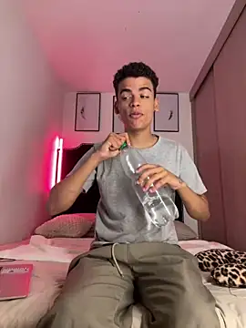 Snapshot of Leo_bunny_hot chatting on January 2025 12:39:02 AM Leo bunny hot online show from January 2025 12:39:02 AM