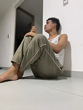 Snapshot of Leo_bunny_hot chatting on February 2025 12:18:01 AM Leo bunny hot online show from February 2025 12:18:01 AM