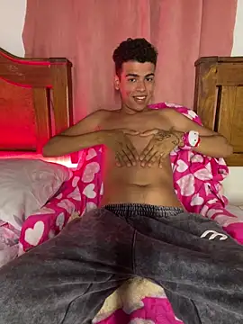 Snapshot of Leo_bunny_hot chatting on February 2025 12:41:02 AM Leo bunny hot online show from February 2025 12:41:02 AM