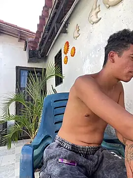 Snapshot of Leo_bunny_hot chatting on March 2025 08:32:02 PM Leo bunny hot online show from March 2025 08:32:02 PM