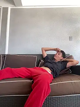 Snapshot of Leo_bunny_hot chatting on March 2025 04:51:01 PM Leo bunny hot online show from March 2025 04:51:01 PM