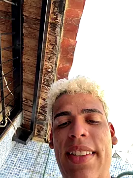 Snapshot of Leo_bunny_hot chatting on September 2025 07:24:02 PM Leo bunny hot online show from September 2025 07:24:02 PM