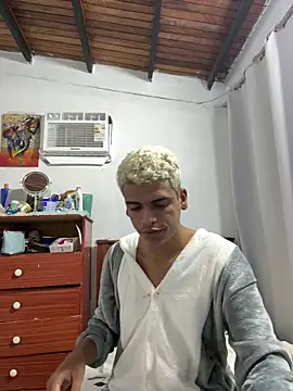 Snapshot of Leo_bunny_hot chatting on October 2025 08:42:01 PM Leo bunny hot online show from October 2025 08:42:01 PM